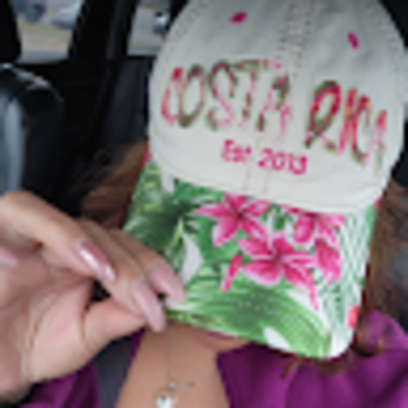 Meet your Posher, Lizda - Picture 1 of 1